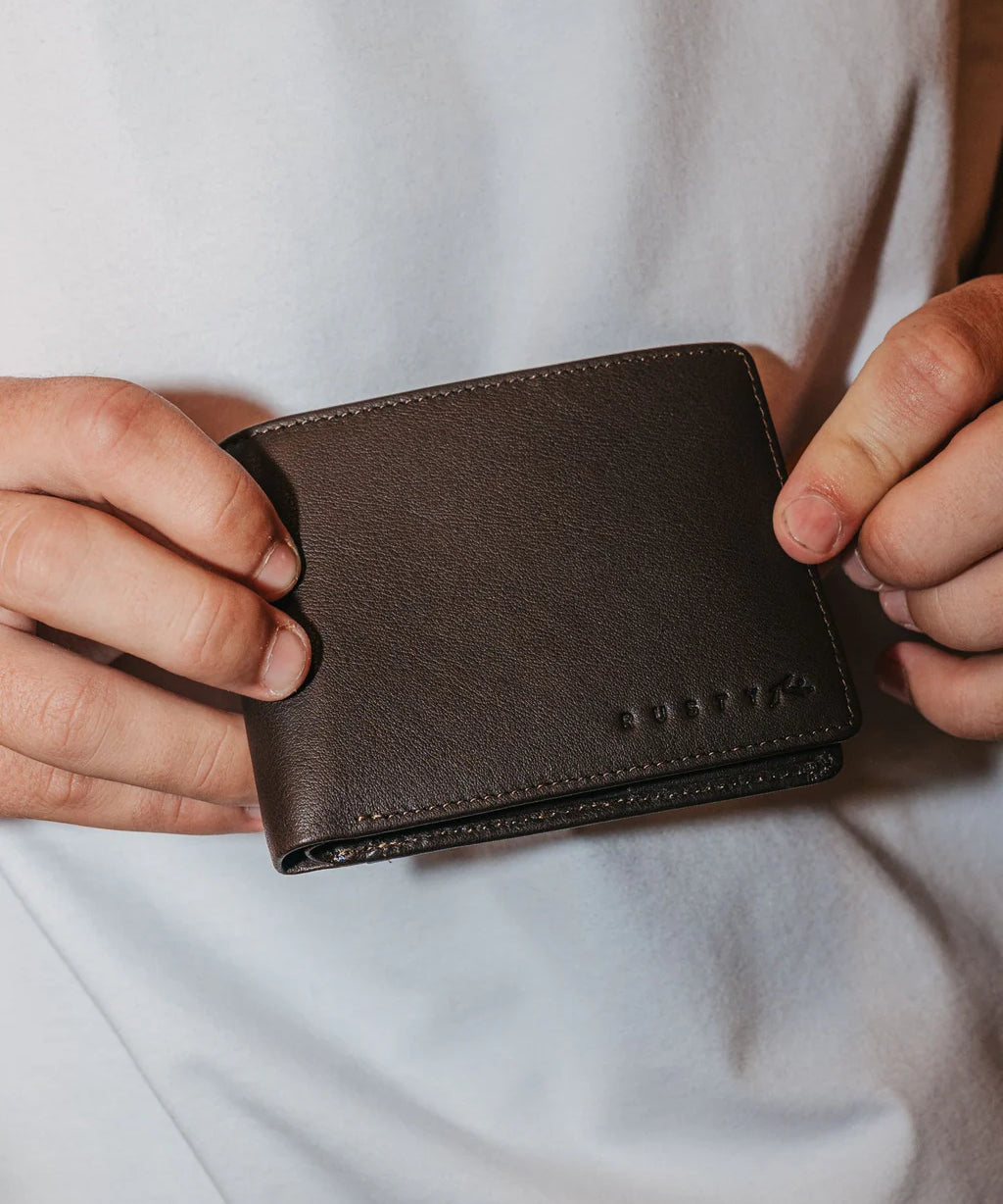 rusty-high-river-2-leather-wallet-coffee.webp