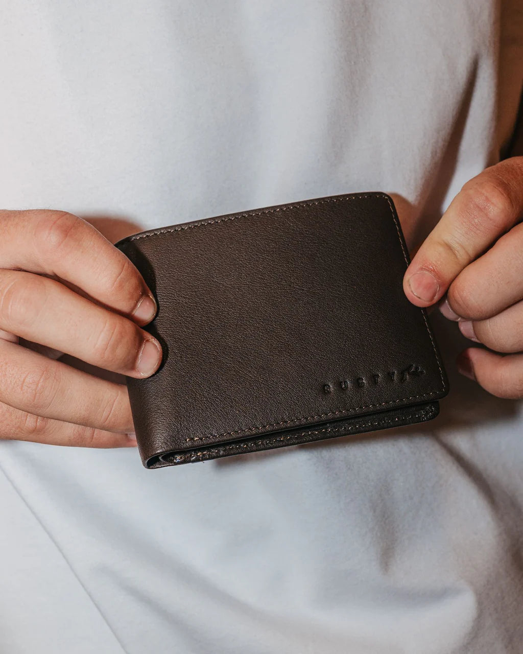 RUSTY HIGH RIVER 2 LEATHER WALLET – COFFEE