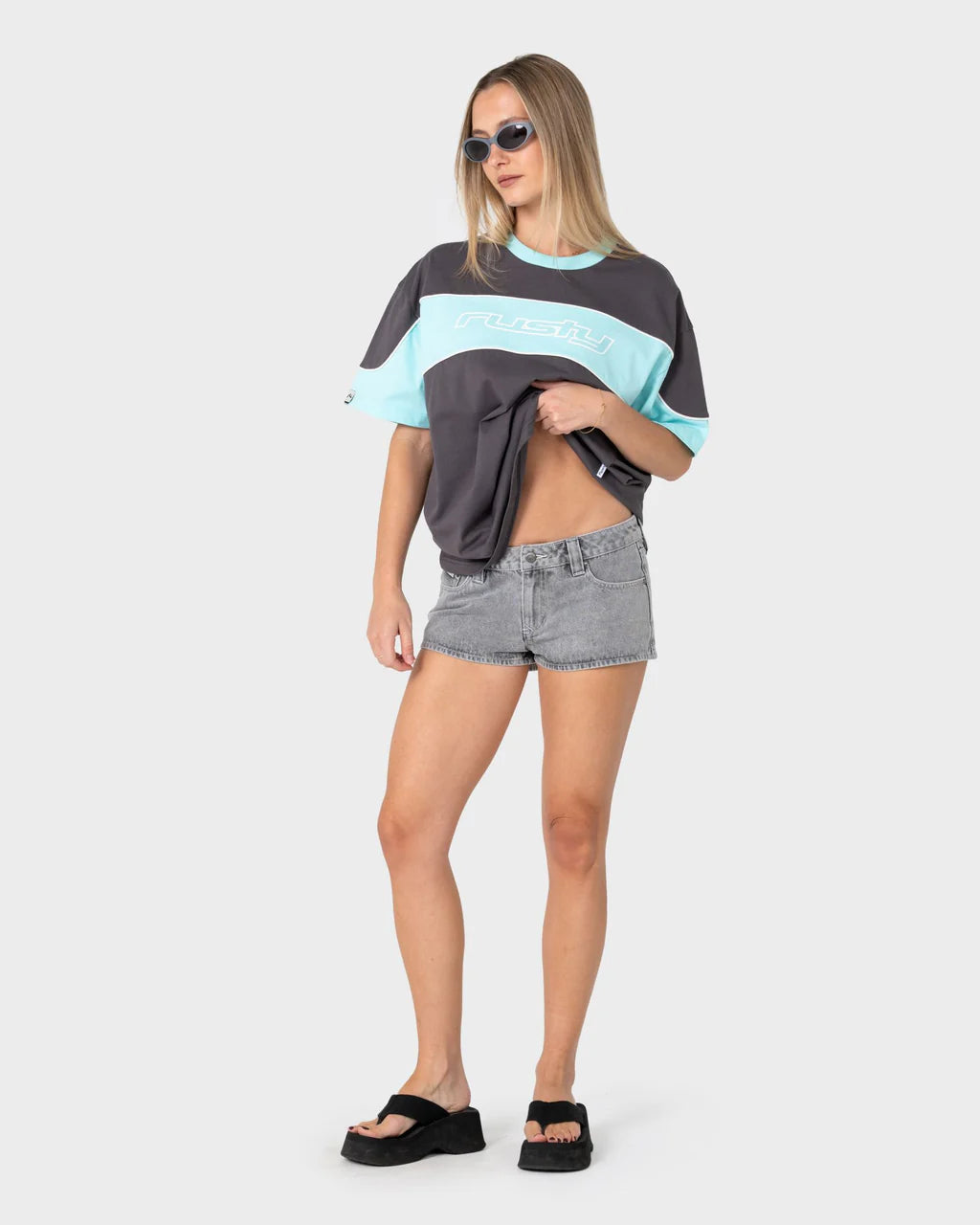 RUSTY KINETIC OVERSIZED GRAPHIC TEE – CARBON / AQUA