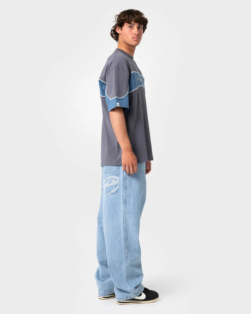 RUSTY KINETIC PANEL HEAVY TEE – STEEL