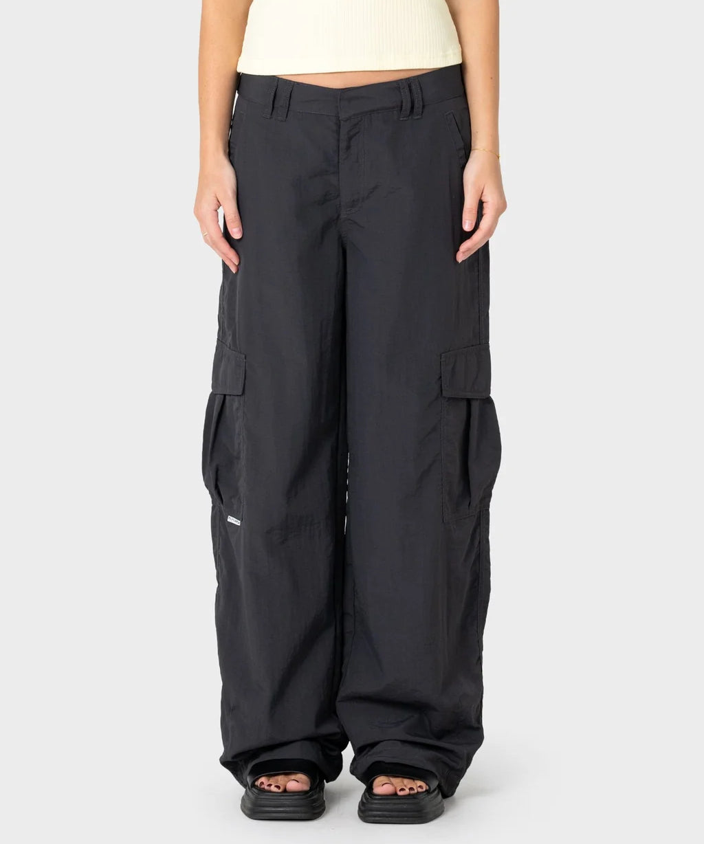rusty-melrose-low-rise-cargo-pant-carbon1.webp