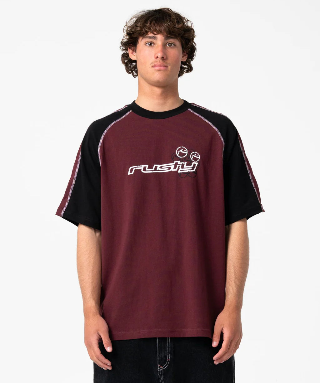 rusty-omac-graphic-oversized-tee-burgundy1.webp