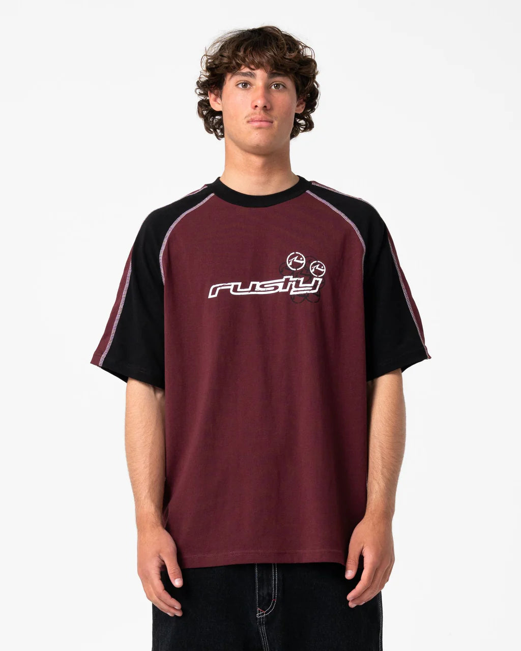 RUSTY OMAC GRAPHIC OVERSIZED TEE – BURGUNDY