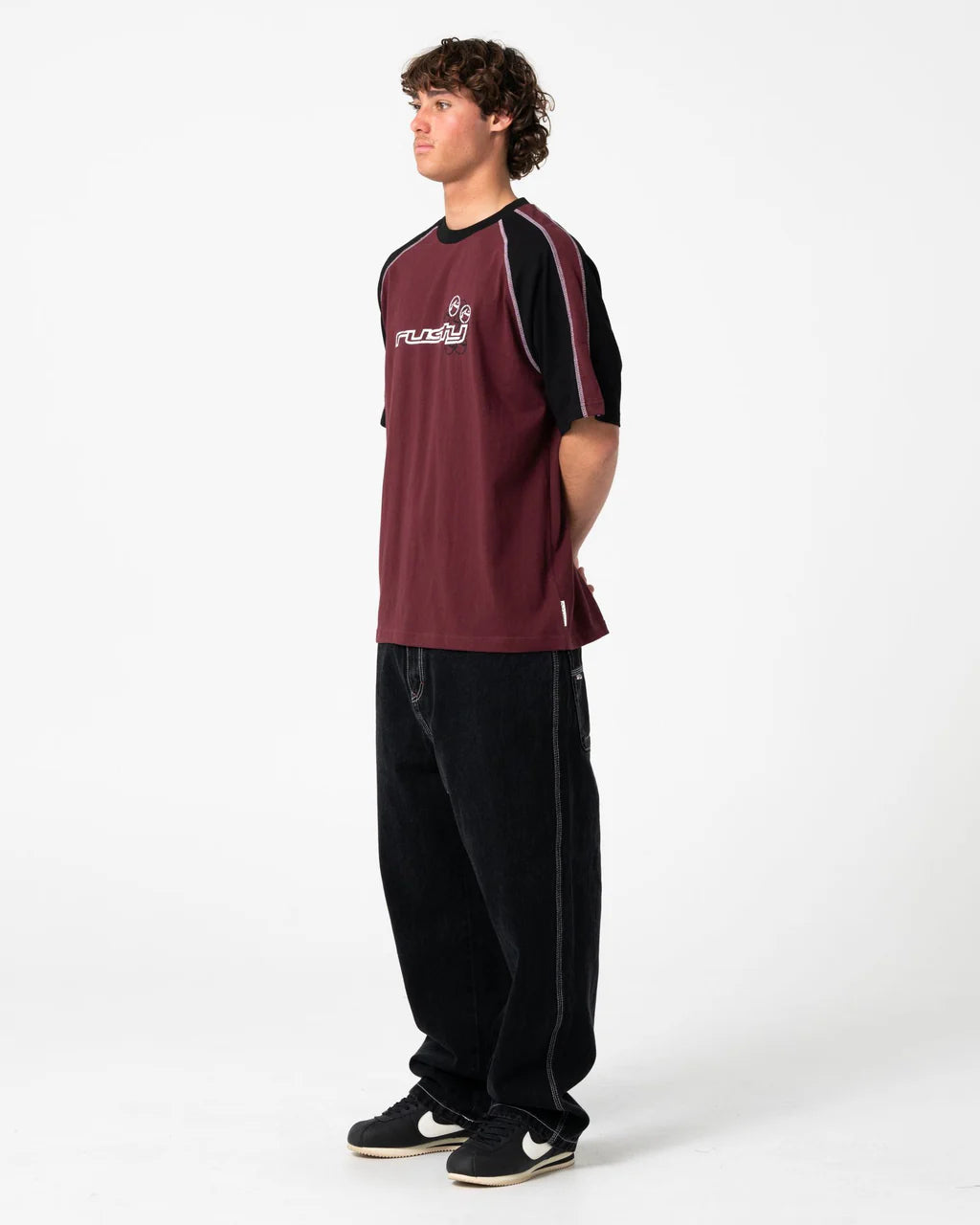 RUSTY OMAC GRAPHIC OVERSIZED TEE – BURGUNDY