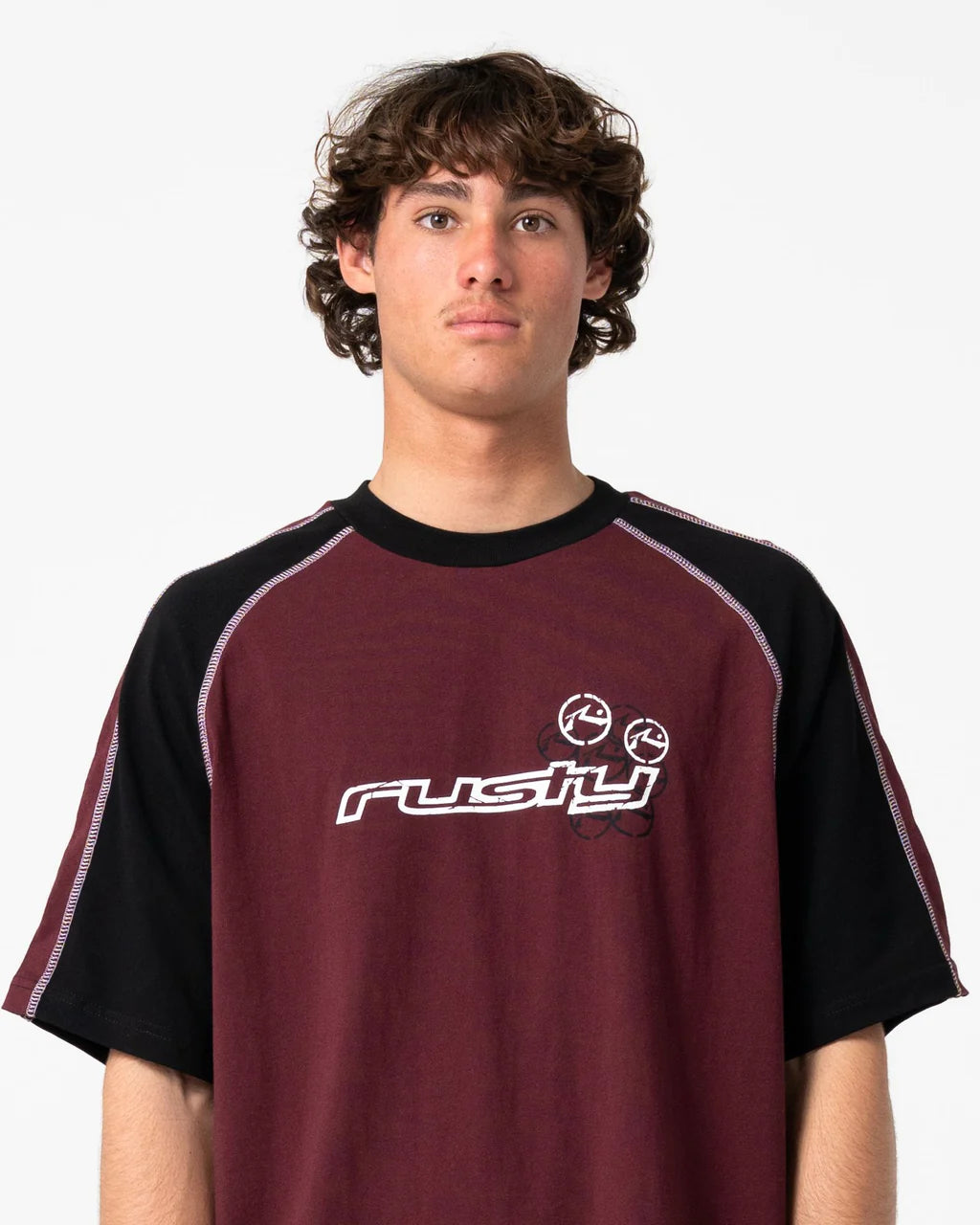 RUSTY OMAC GRAPHIC OVERSIZED TEE – BURGUNDY