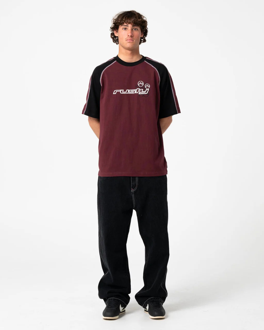 RUSTY OMAC GRAPHIC OVERSIZED TEE – BURGUNDY