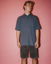 RUSTY OVERTONE SHORT SLEEVE LINEN SHIRT – MENS RELAXED CASUAL SHIRT COAL