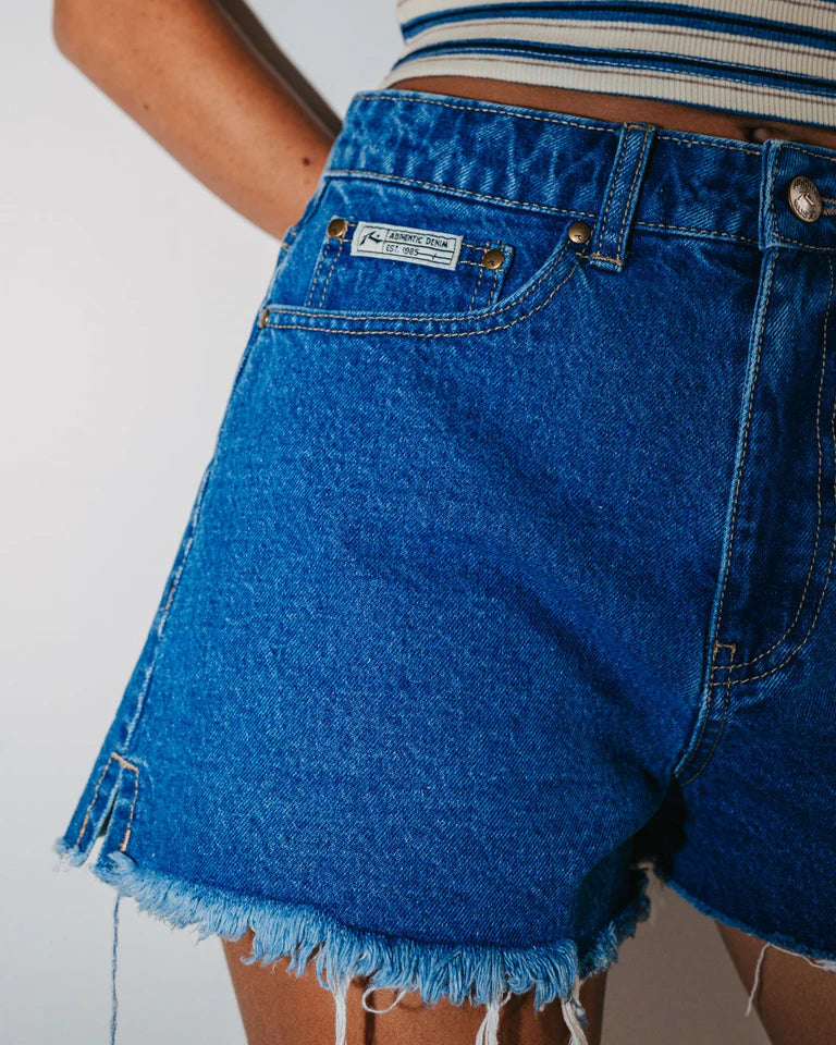 PENNY KICK FLARE DENIM SHORT