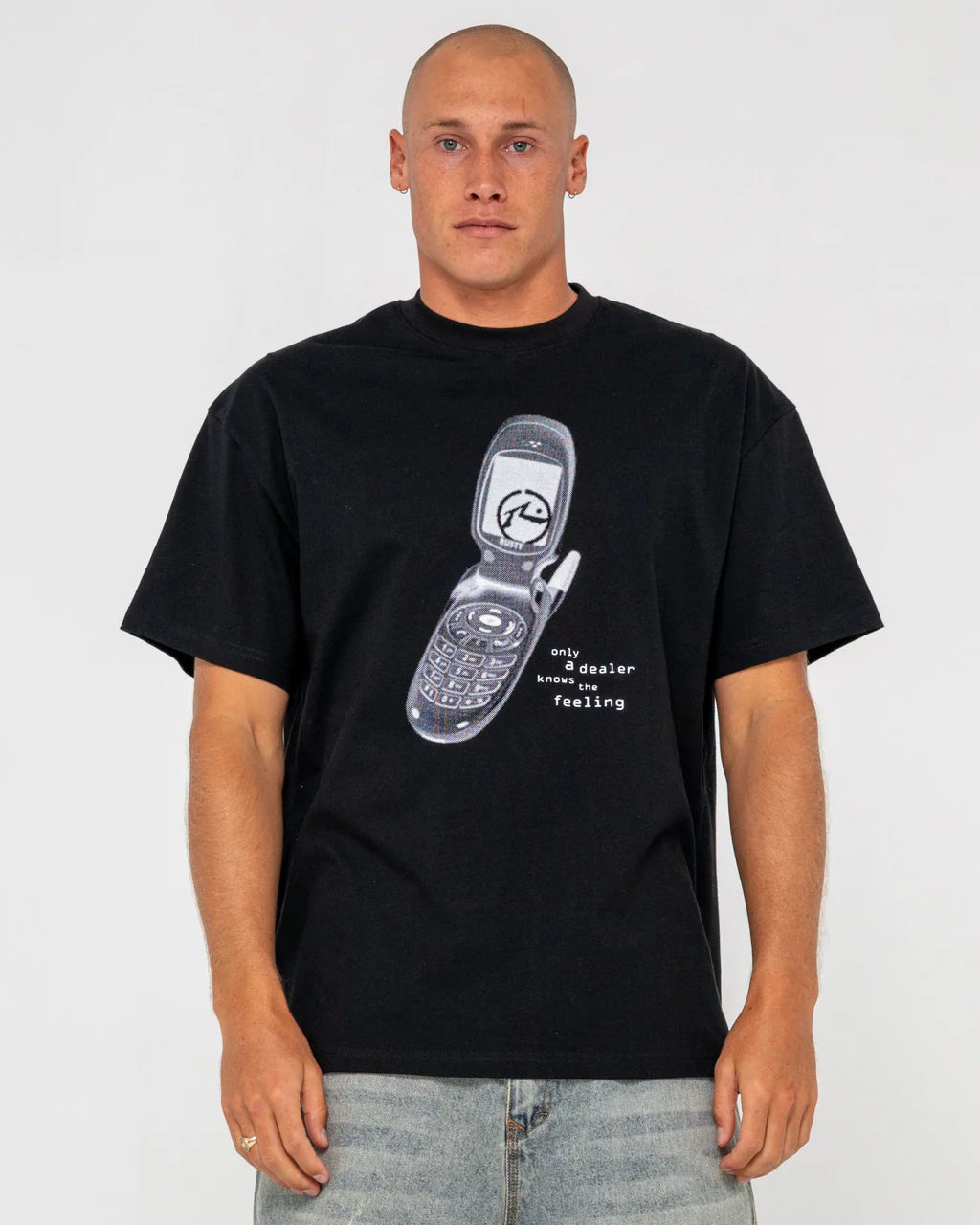 RUSTY PHONE A FRIEND GRAPHIC TEE – MENS PREMIUM COTTON SURF LOGO TEE BLACK