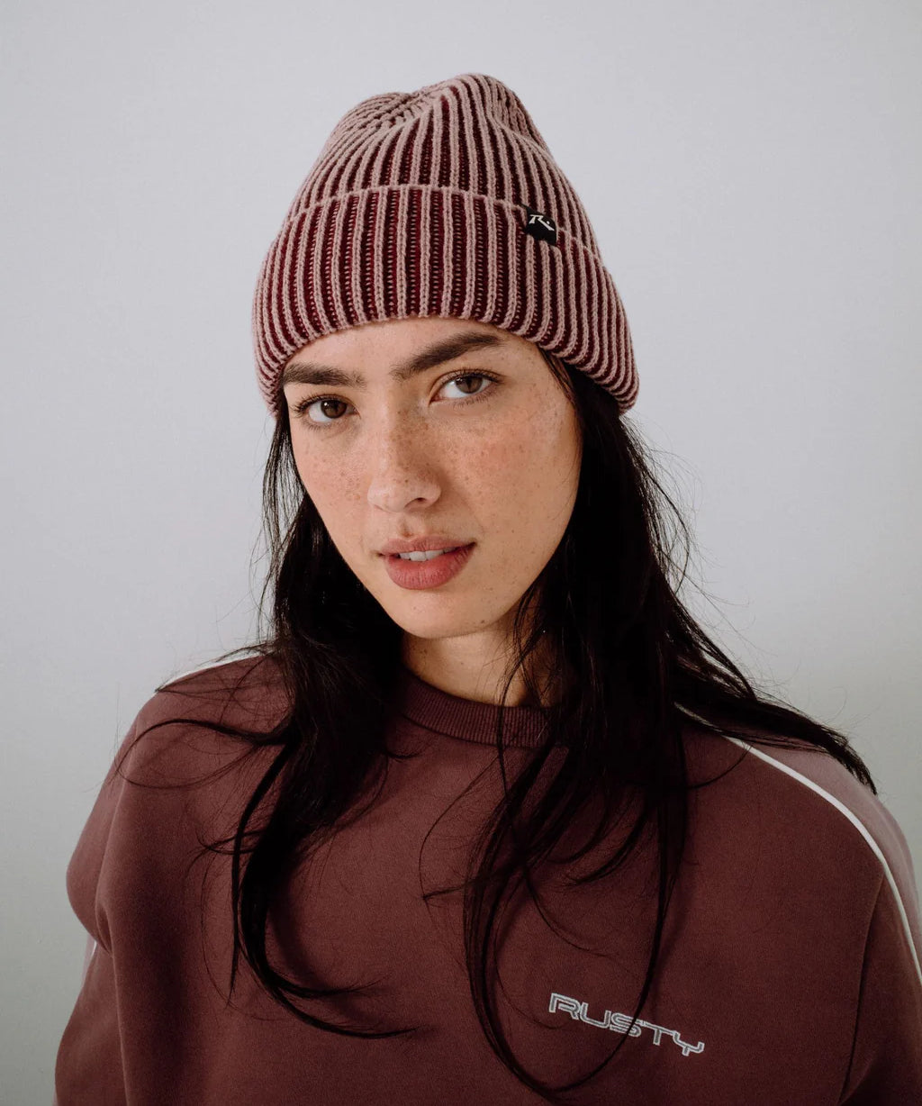 rusty-pixel-beanie-burgundy1.webp