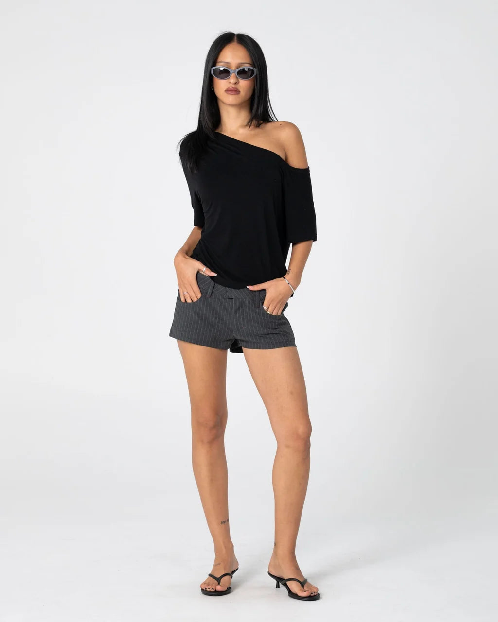RUSTY SALLY SLOUCH OFF SHOULDER TEE – BLACK