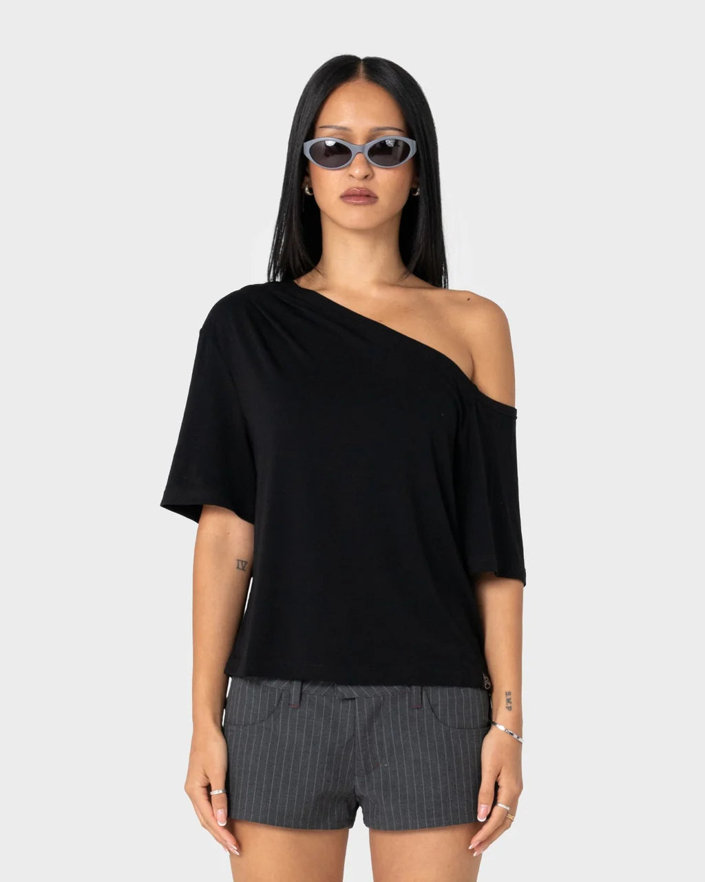RUSTY SALLY SLOUCH OFF SHOULDER TEE – BLACK
