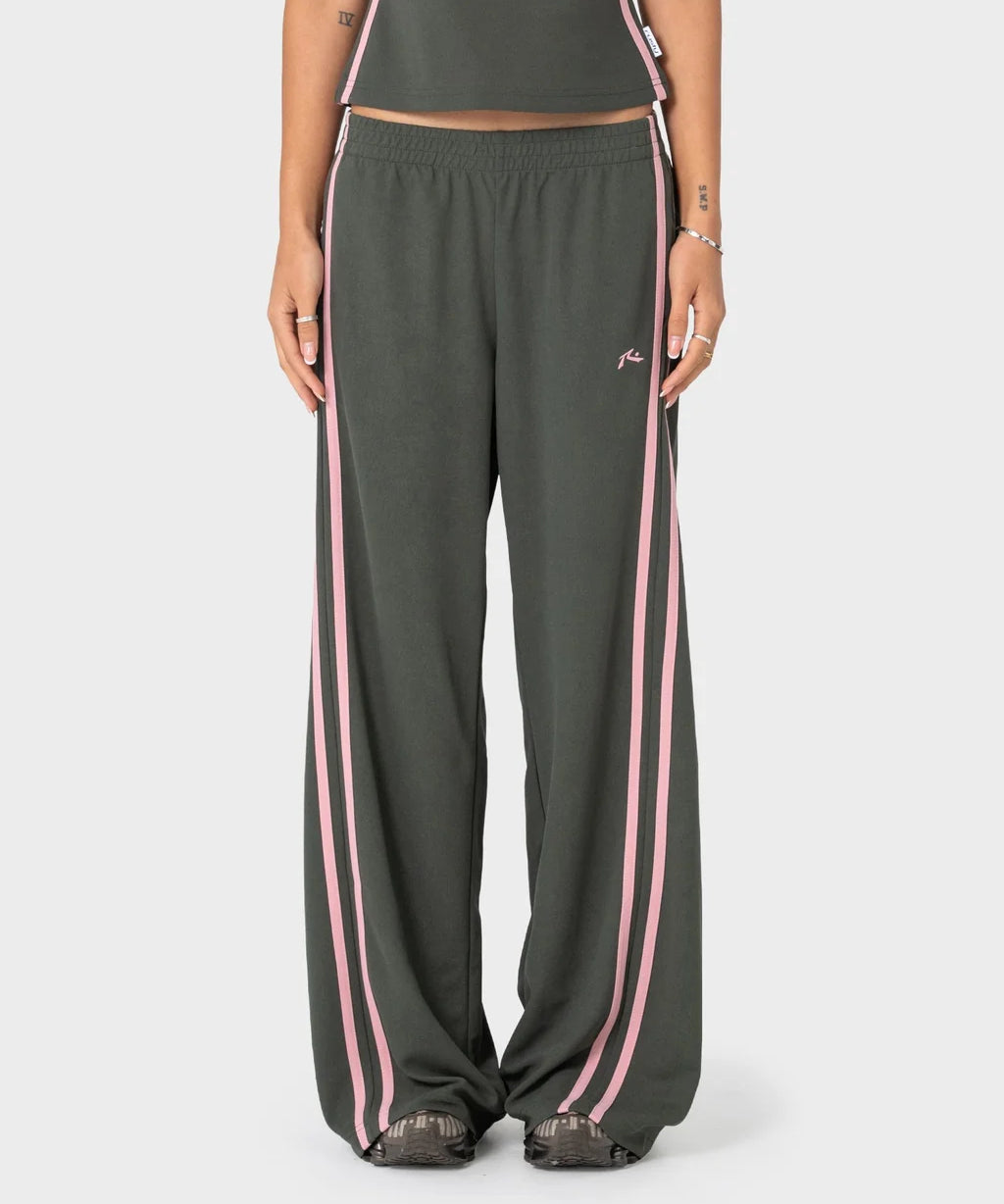 rusty-sister-bronson-low-rise-trackpant-savanna-pink-a-boo1.webp