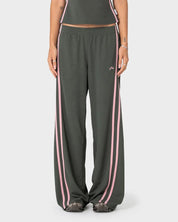 RUSTY SISTER BRONSON LOW RISE TRACKPANT – SAVANNA / PINK A BOO