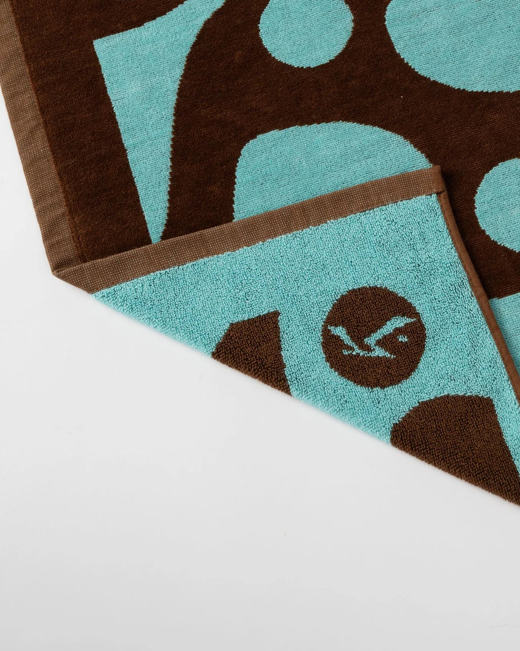 RUSTY SUN DRENCHED GRAPHIC TOWEL – PINECONE