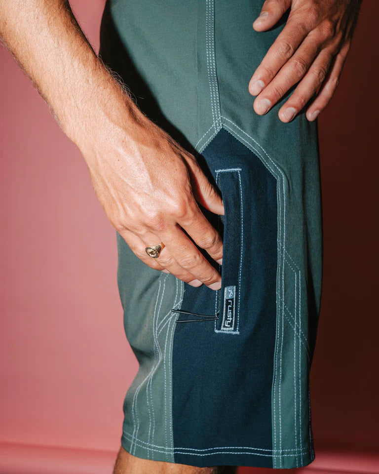 TOMBSTONES FIXED WAIST BOARDSHORT ARMY GREEN