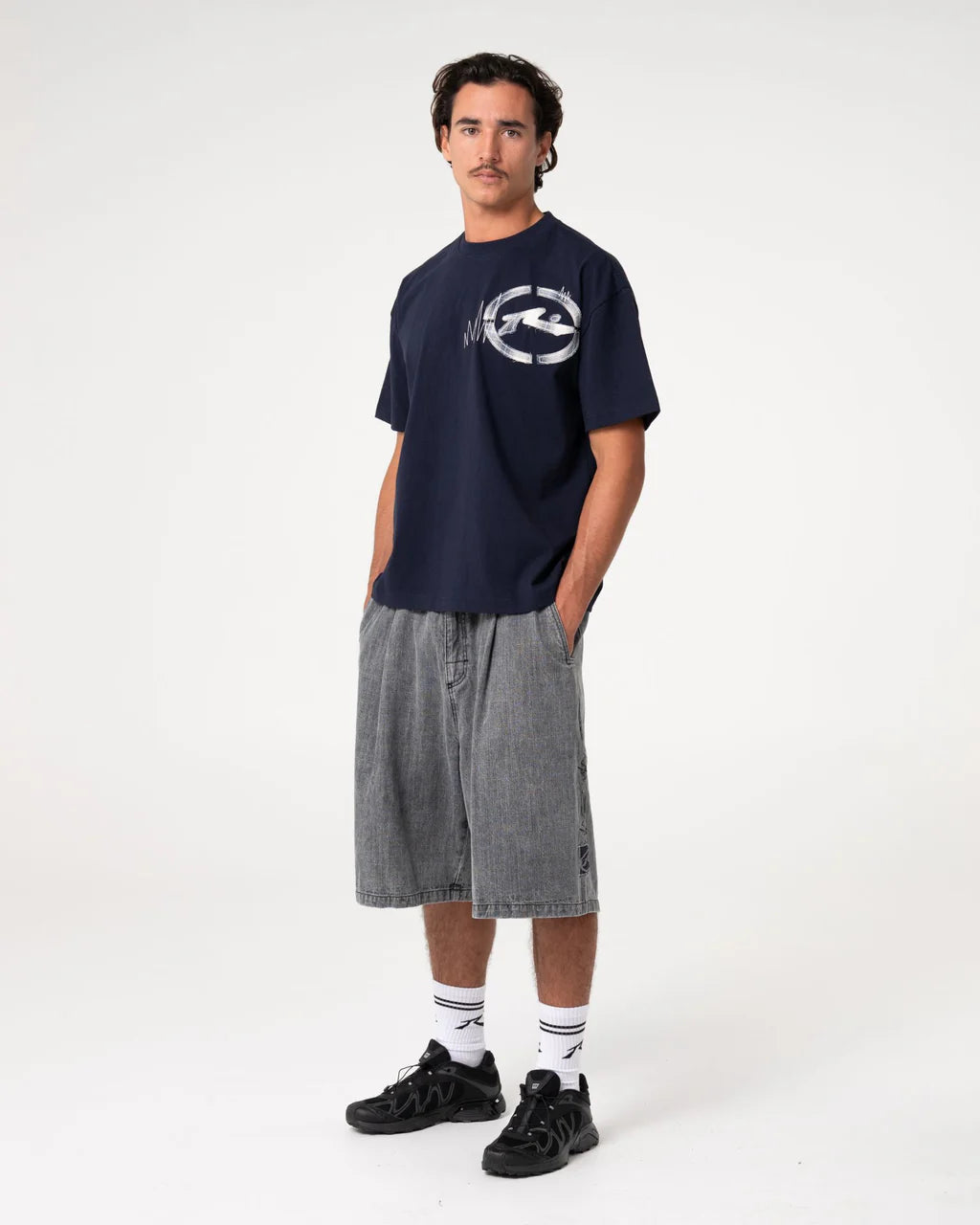 RUSTY UNCUT GEMS CROPPED TEE – NAVY BLUE