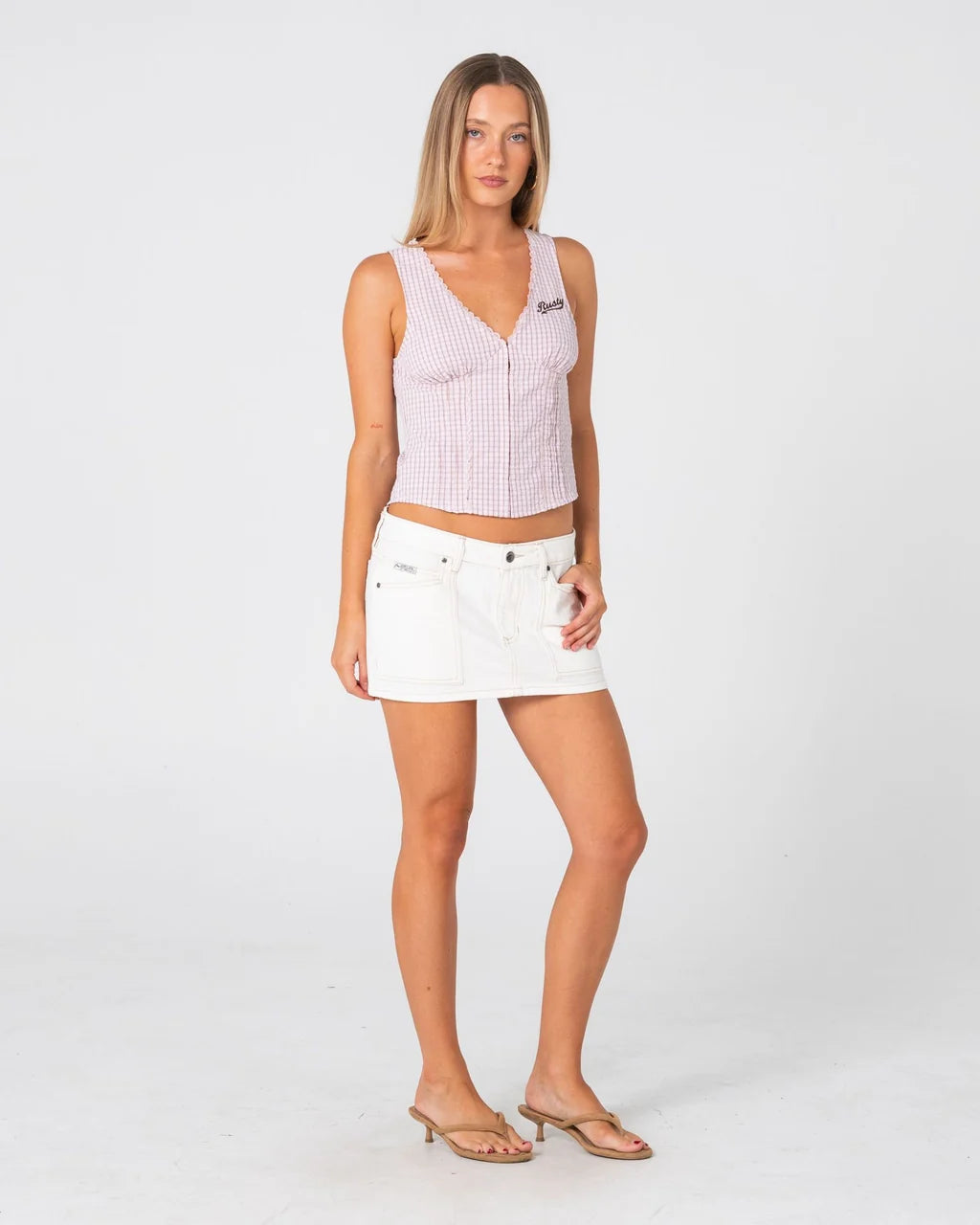 RUSTY WORK IT LOW RISE MINI DENIM SKIRT – SNOWY WHITE