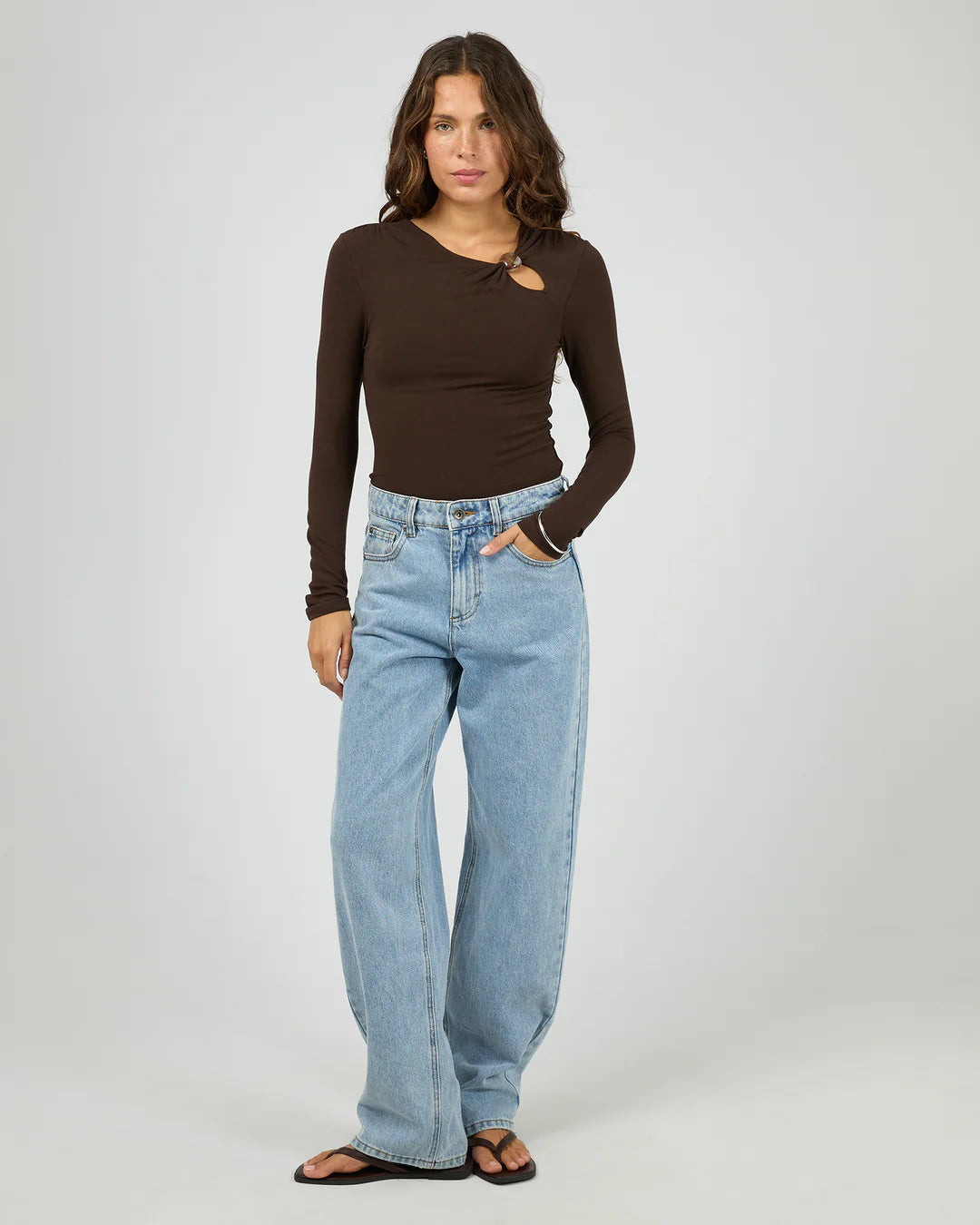 SILENT THEORY ATLAS LONG SLEEVE TOP – CHOCOLATE