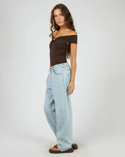 SILENT THEORY ATLAS OFF SHOULDER TOP - CHOCOLATE