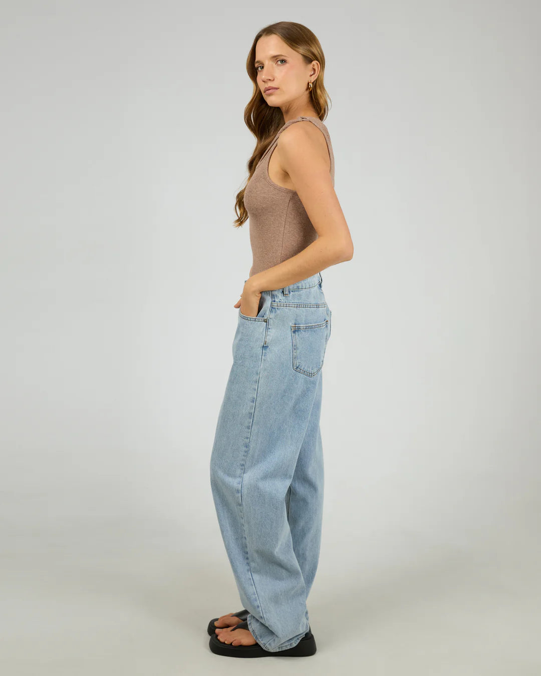 SILENT THEORY BLAKE RIB TOP WOMENS FITTED TWIST STRAP TOP BROWN