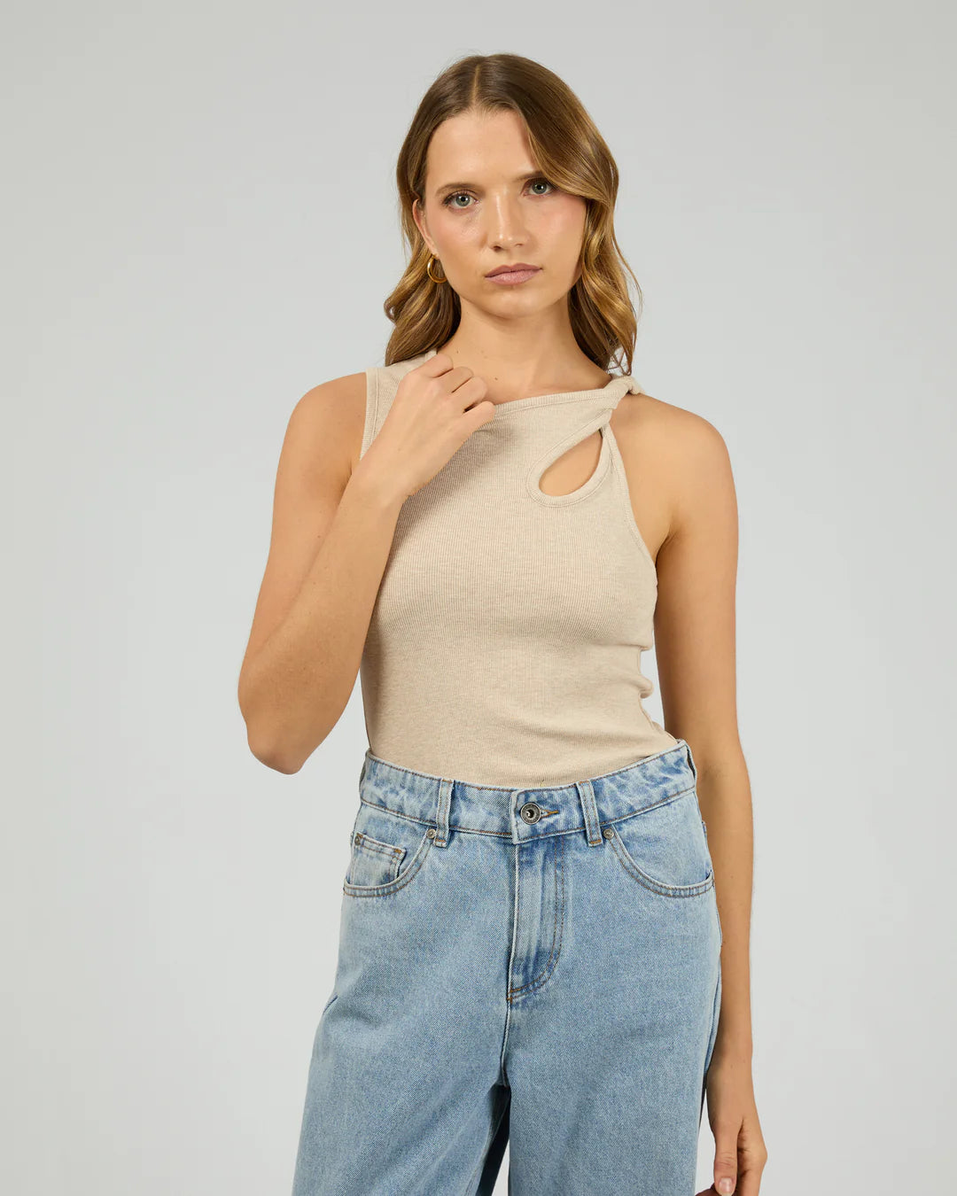 SILENT THEORY BLAKE RIB TOP WOMENS FITTED TWIST STRAP TOP OAT