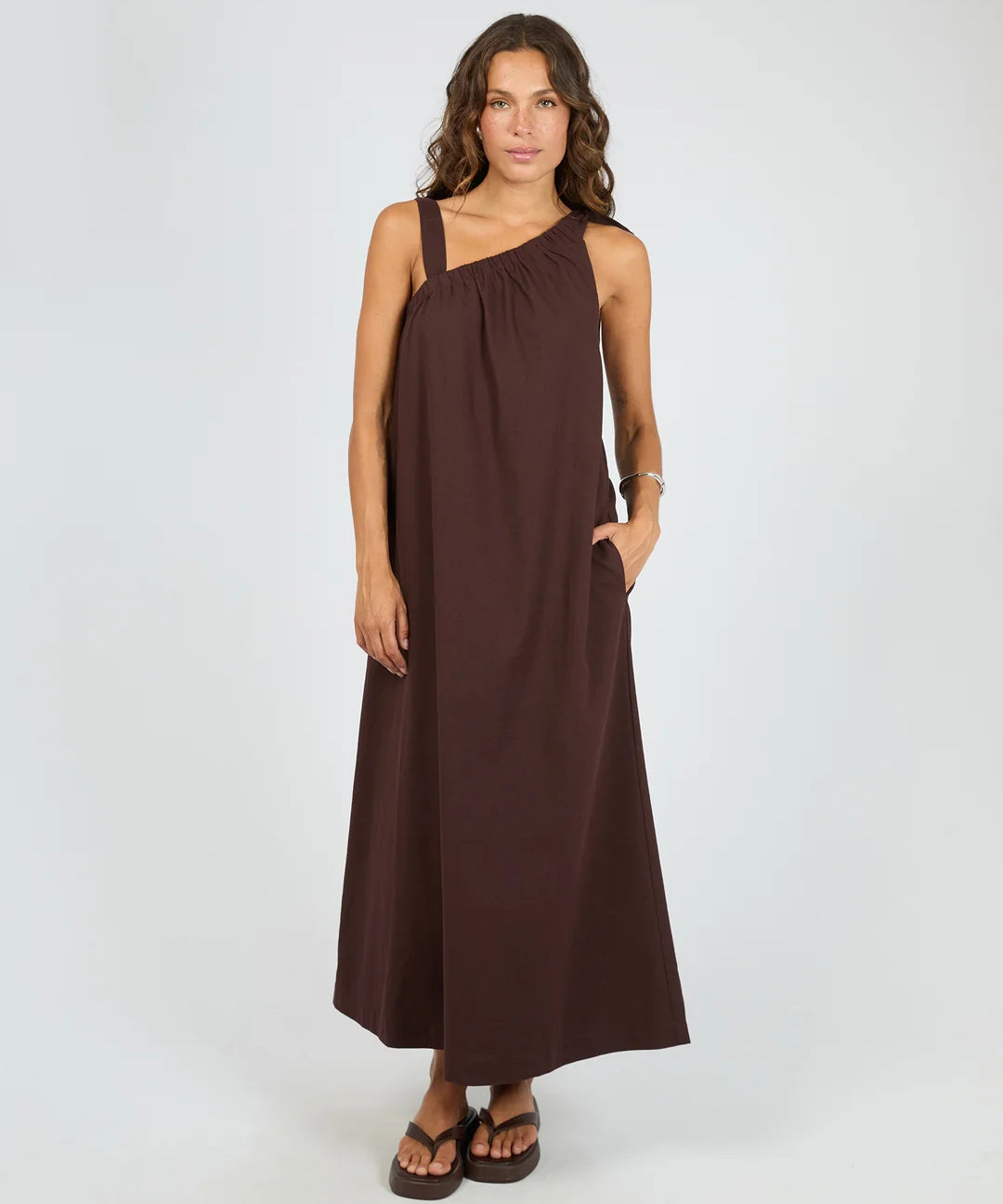 silent-theory-bowie-tie-maxi-dress-chocolate.webp