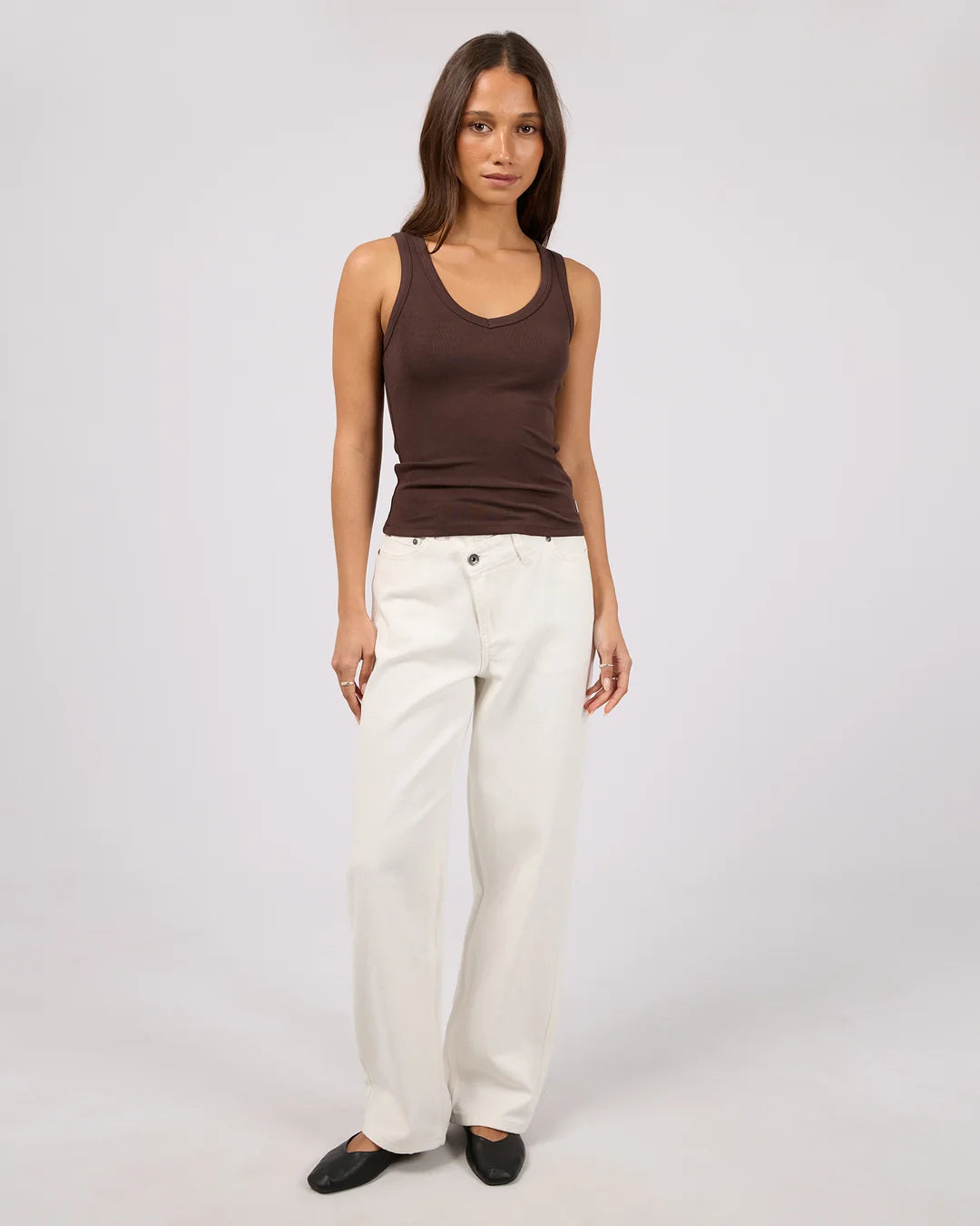 SILENT THEORY LUXE RIB VEE TANK - CHOCOLATE