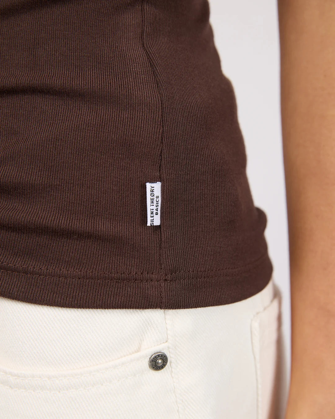 SILENT THEORY LUXE RIB VEE TANK - CHOCOLATE