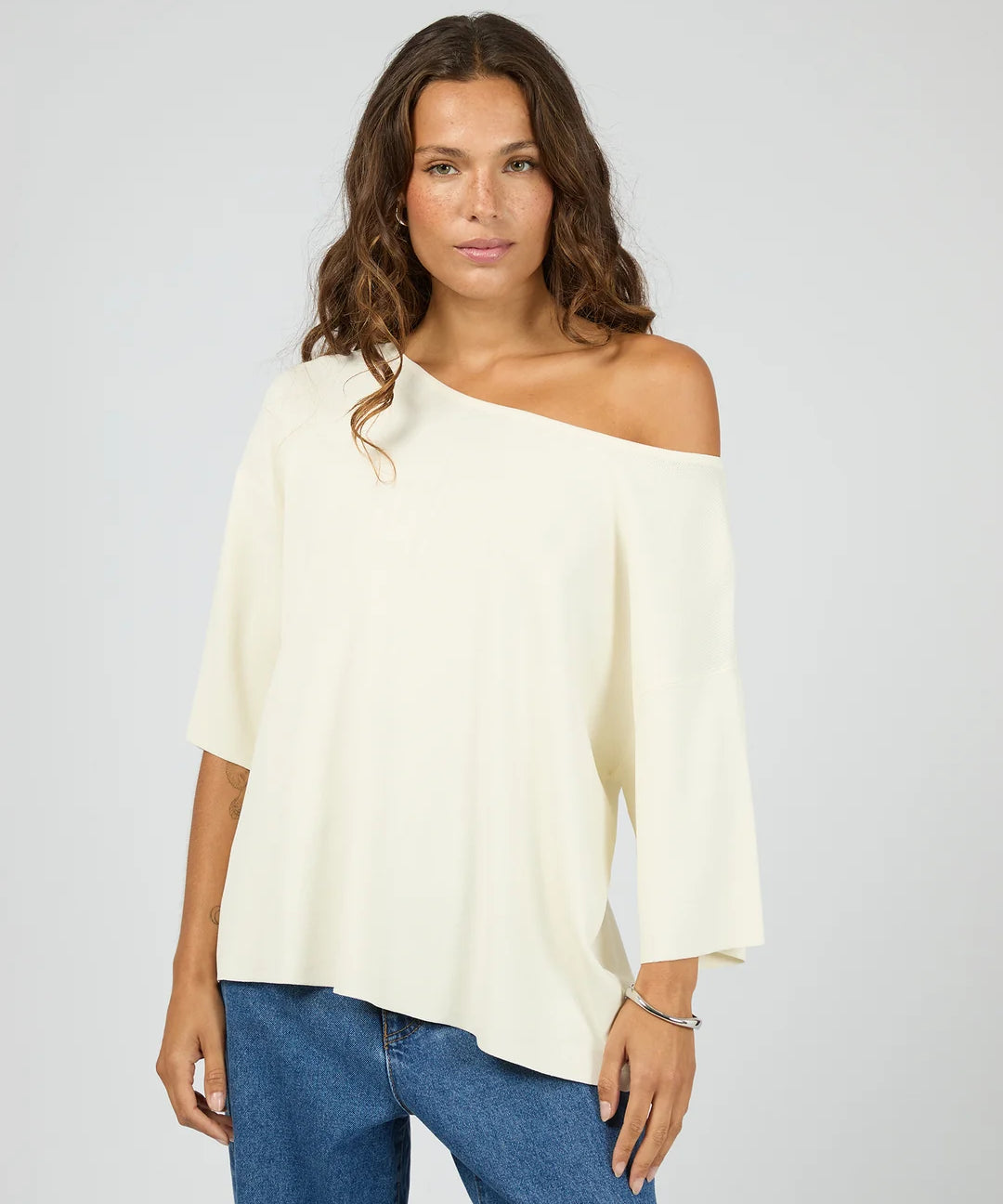 silent-theory-ollie-off-shoulder-knit-top-white2.webp