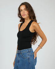 SILENT THEORY OLLIE SCOOP KNIT TANK - BLACK