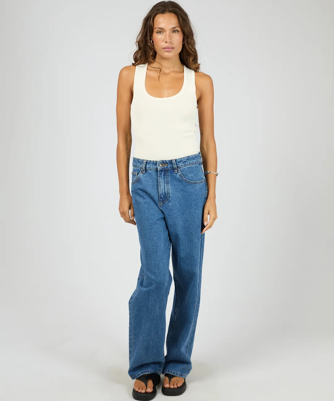 silent-theory-ollie-scoop-knit-tank-white1.webp
