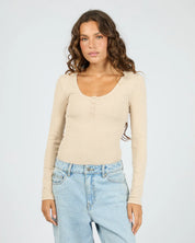 SILENT THEORY SIA RIB LONG SLEEVE TOP WOMENS BUTTON FRONT TOP OAT