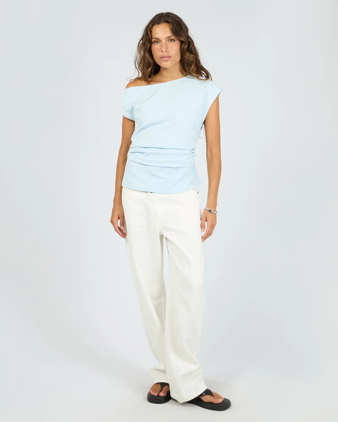 SILENT THEORY SOHO OFF SHOULDER TEE - LIGHT BLUE