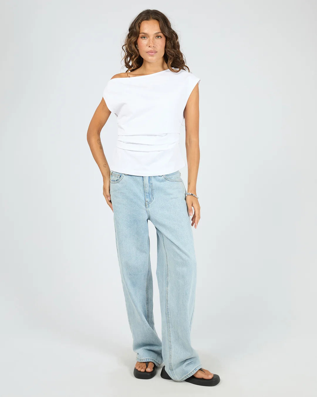 SILENT THEORY SOHO OFF SHOULDER TEE - WHITE