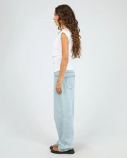 SILENT THEORY SOHO OFF SHOULDER TEE - WHITE