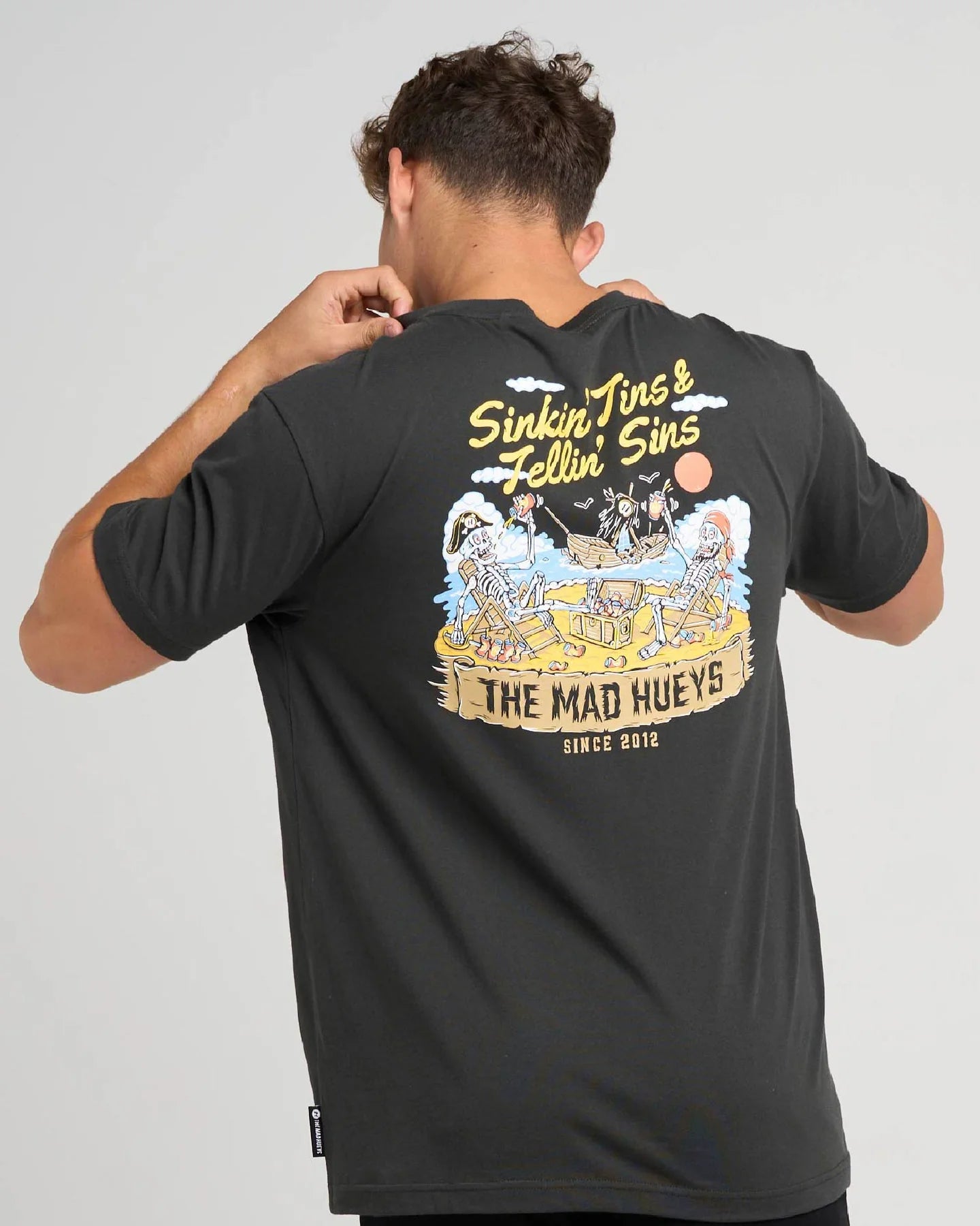 THE MAD HUEYS SINKIN TINS SS TEE – VINTAGE BLACK