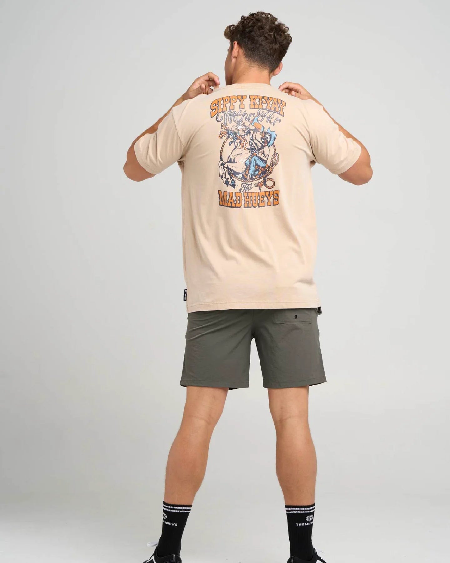 THE MAD HUEYS SIPPY KIYAY SS TEE – WASHED LATTE