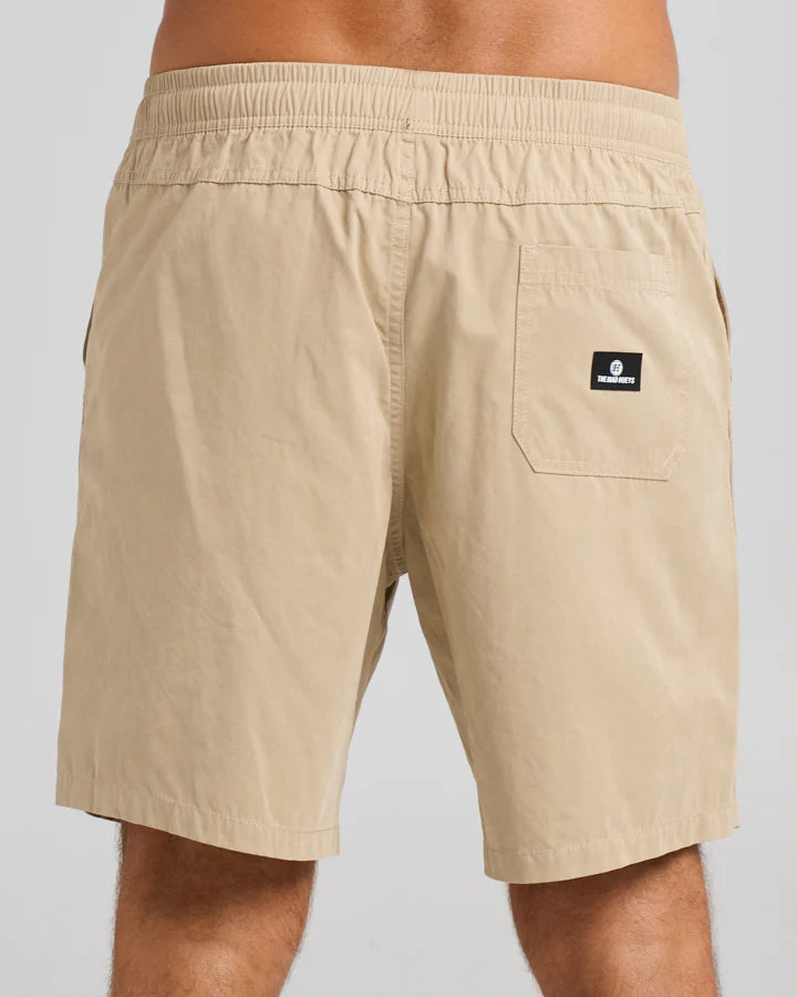 THE MAD HUEYS SKULL ANCHOR 18 INCH VOLLEY SHORT MEN’S SURF SHORTS TAUPE