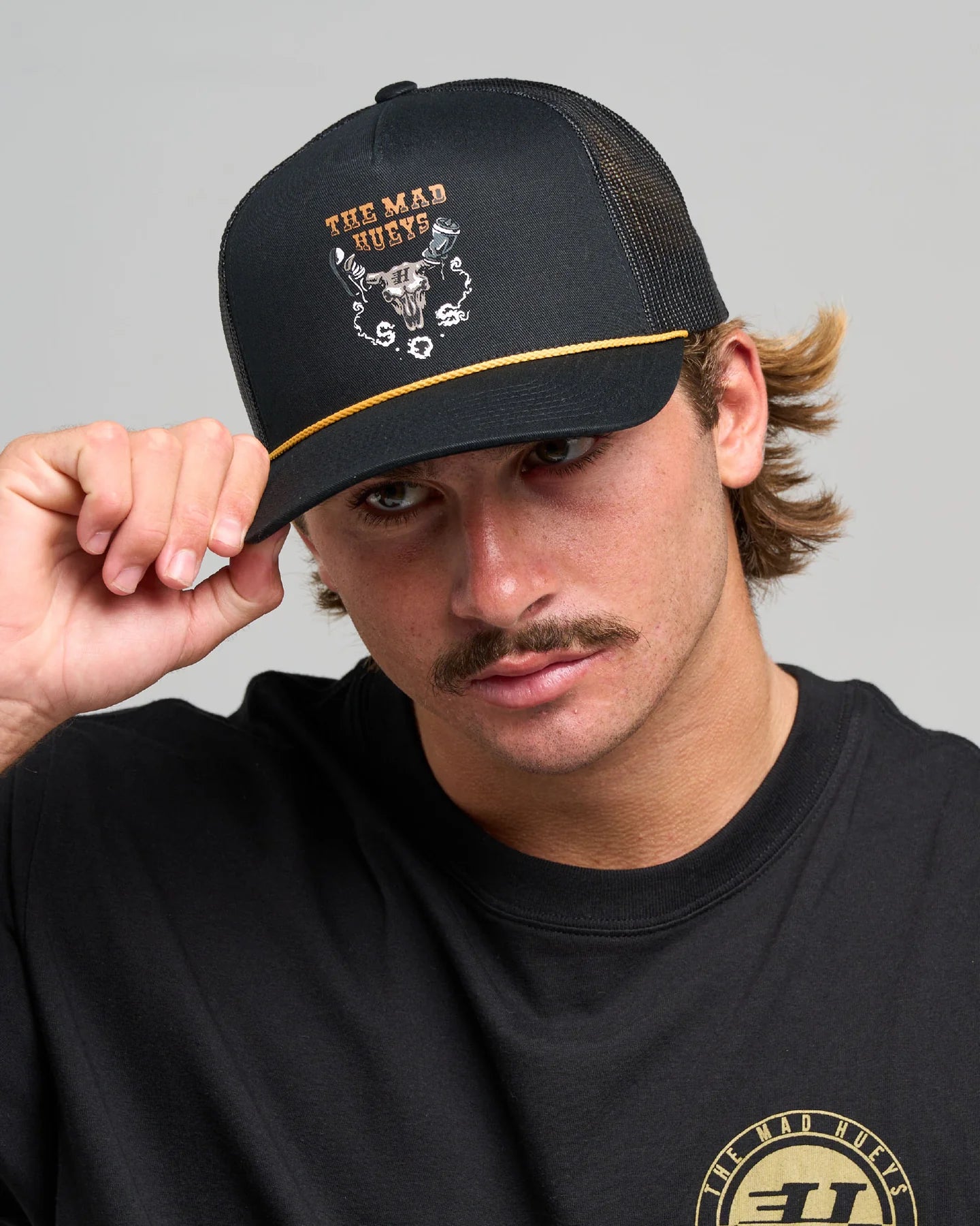 THE MAD HUEYS SOS TWILL TRUCKER CAP MEN’S MESH SNAPBACK HAT BLACK