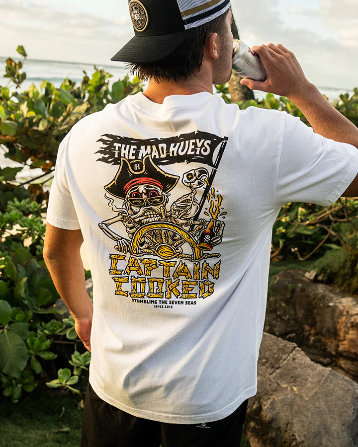 THE MAD HUEYS STUMBLING CAPTAIN COOKED SS TEE MEN’S GRAPHIC T SHIRT WHITE