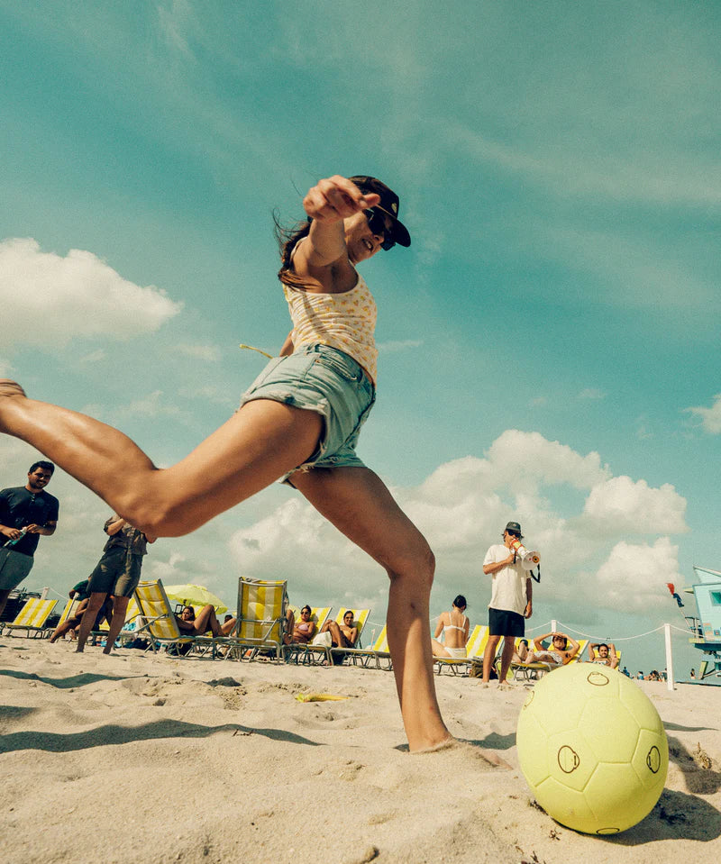 sun-bum-soccer-ball-size5-beach-football-bodhi-surf2.webp