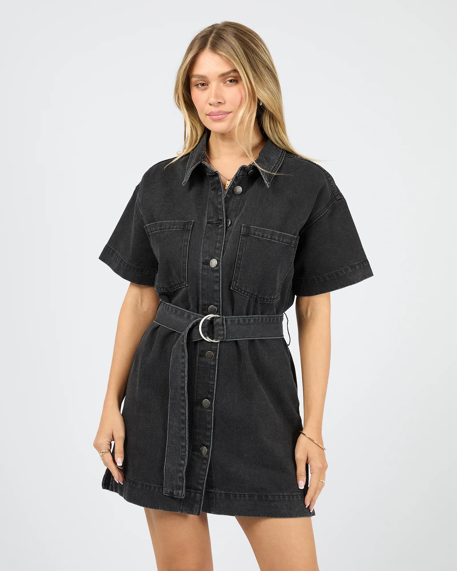 ALL ABOUT EVE SUNNY DENIM DRESS WASHED BLACK WOMENS CASUAL DENIM DRESS