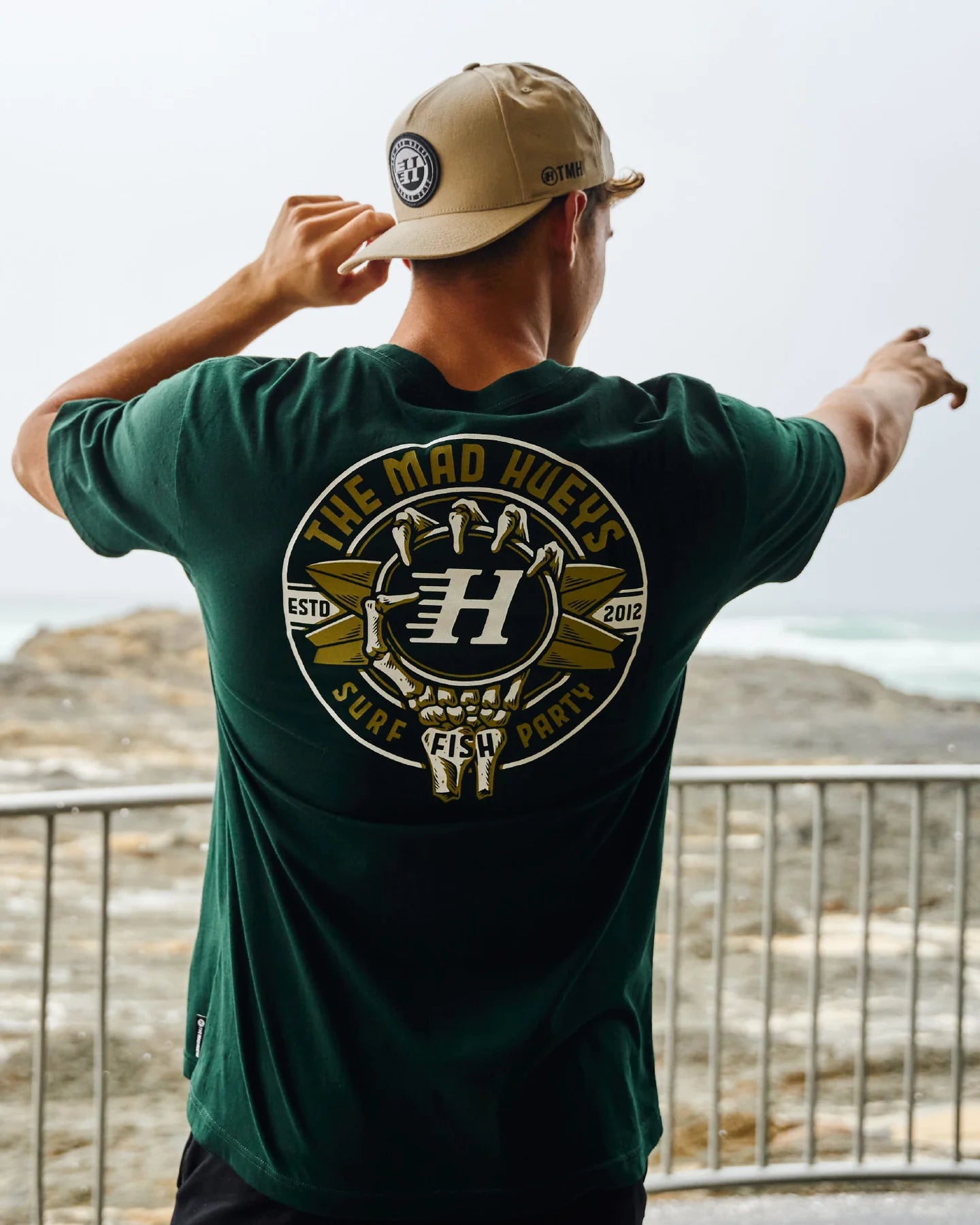 THE MAD HUEYS SURF HUEYS SS TEE – PINE GREEN