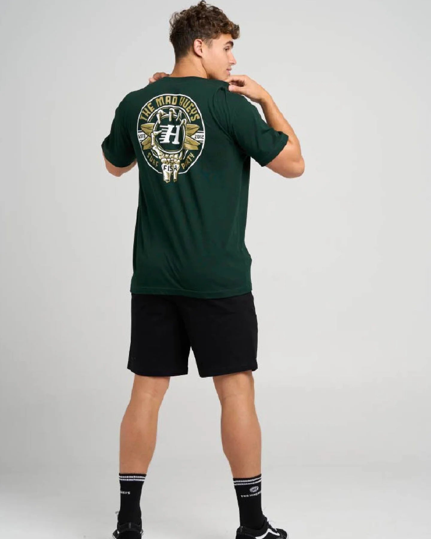 THE MAD HUEYS SURF HUEYS SS TEE – PINE GREEN
