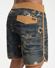 QUIKSILVER SURFSILK SCALLOP MENS 18 INCH BOARDSHORTS BLACK SUNDOWN