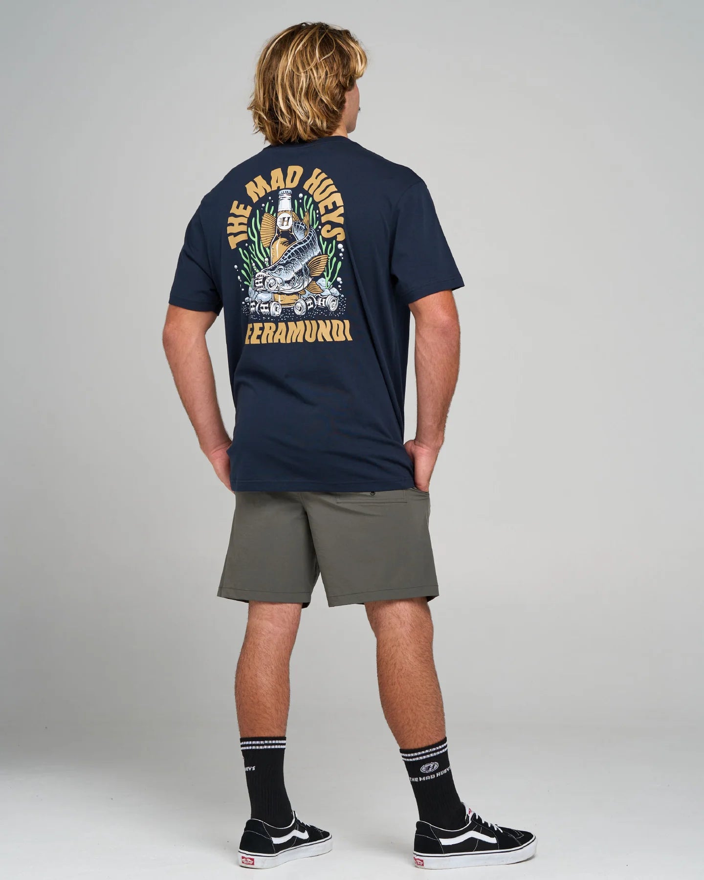 THE MAD HUEYS BEERAMUNDI SS TEE MENS GRAPHIC TSHIRT NAVY