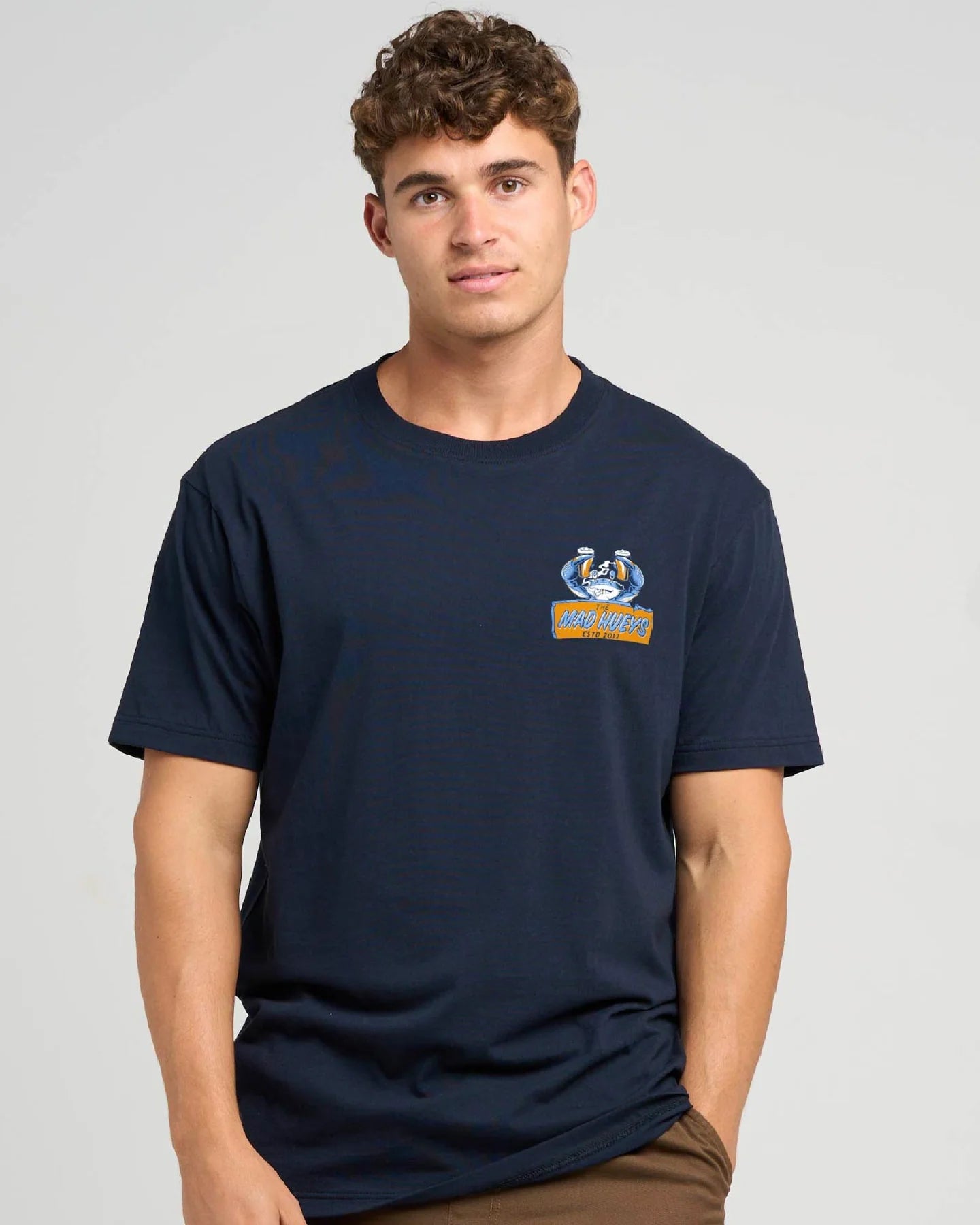 THE MAD HUEYS CRABBING A BEER T-SHIRT – NAVY