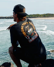 THE MAD HUEYS FANGING KEG SS TEE – WASHED BLACK