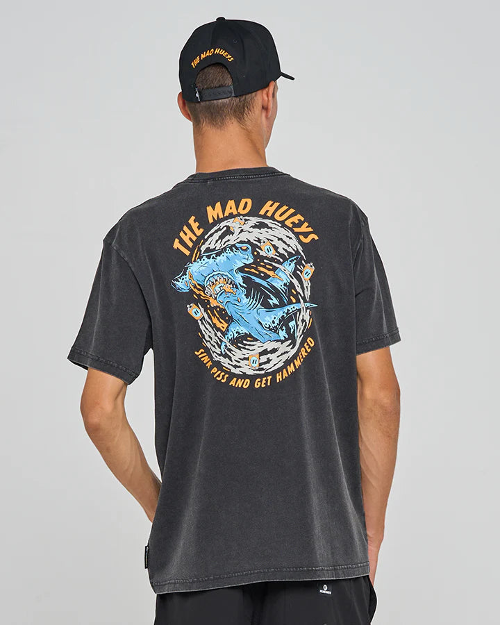 THE MAD HUEYS GET HAMMERED MENS SHORT SLEEVE T SHIRT GRAPHIC SURF TEE WASHED BLACK
